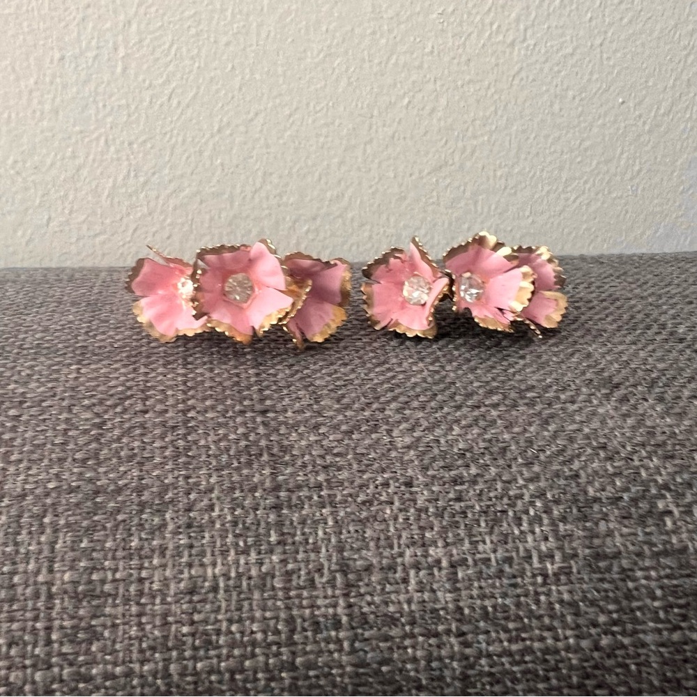Vintage pink flower screw back earrings beautiful design unique - Picture 2 of 11